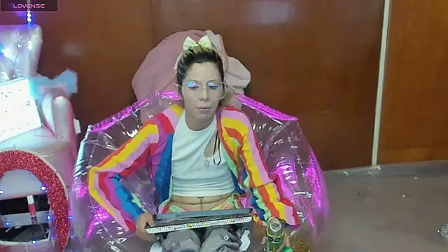 Snapshot of Skinygirl chatting on 03/23/26, 10:58 Skinygirl online show from 03/23/26, 10:58