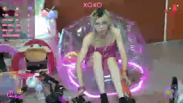 Snapshot of Skinygirl chatting on 08/06/26, 01:18 Skinygirl online show from 08/06/26, 01:18