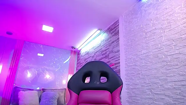 Snapshot of SalmaTits chatting on 01/13/25, 05:33 SalmaTits online show from 01/13/25, 05:33