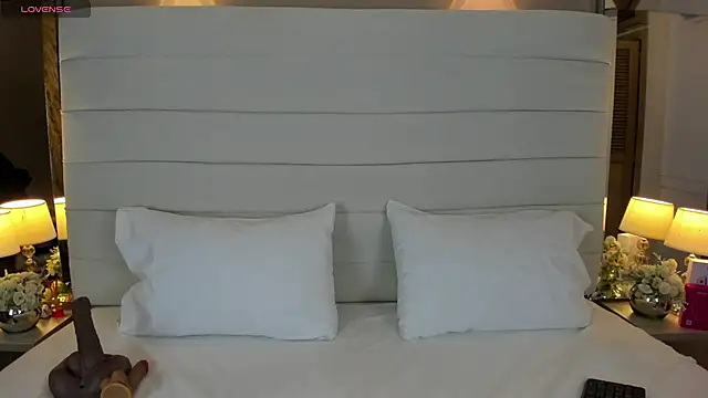 Charlotte93  online show from 01/12/26, 12:10