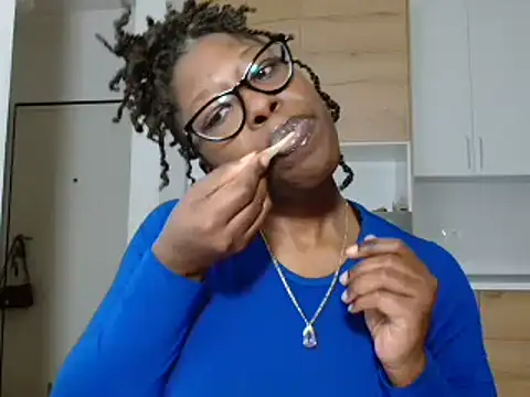 MadamIndigo online show from 01/15/26, 05:27