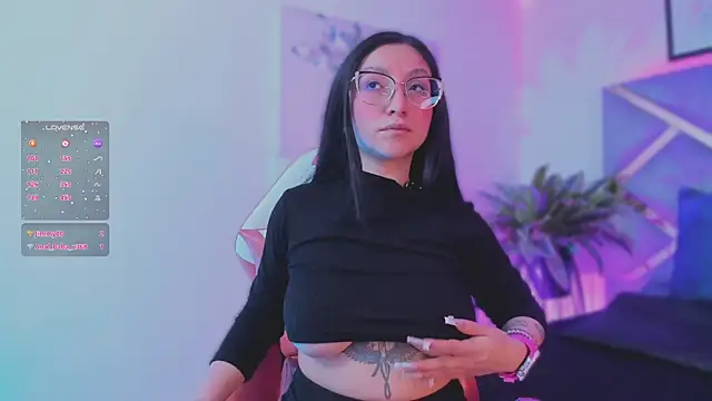 lucy neil online show from 11/18/25, 03:38