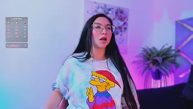 Snapshot of lucy_neil chatting on 12/21/25, 11:45 lucy neil online show from 12/21/25, 11:45