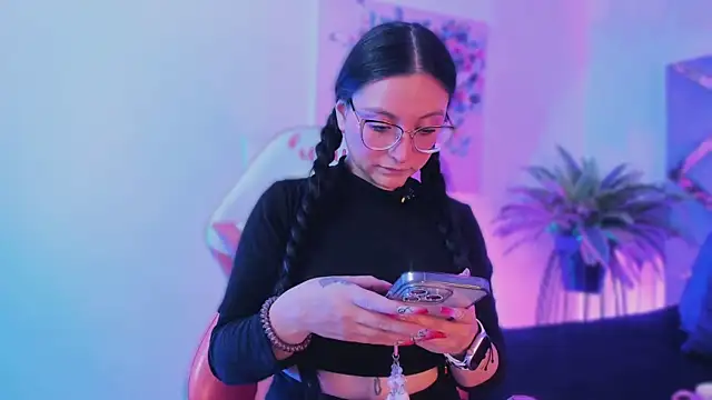 Snapshot of lucy_neil chatting on 01/14/26, 02:39 lucy neil online show from 01/14/26, 02:39