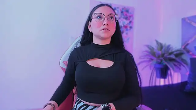 Snapshot of lucy_neil chatting on 01/15/26, 02:38 lucy neil online show from 01/15/26, 02:38