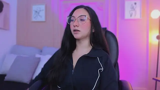 Snapshot of lucy_neil chatting on 02/10/26, 02:59 lucy neil online show from 02/10/26, 02:59