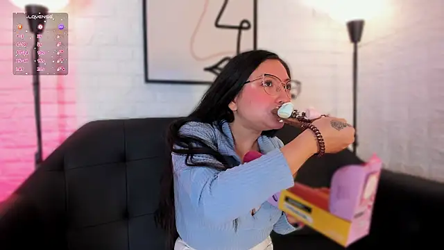 Snapshot of lucy_neil chatting on 02/14/26, 02:41 lucy neil online show from 02/14/26, 02:41