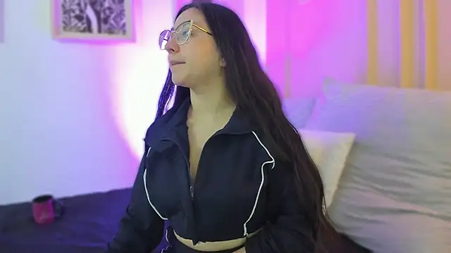 Snapshot of lucy_neil chatting on 02/22/26, 02:34 lucy neil online show from 02/22/26, 02:34