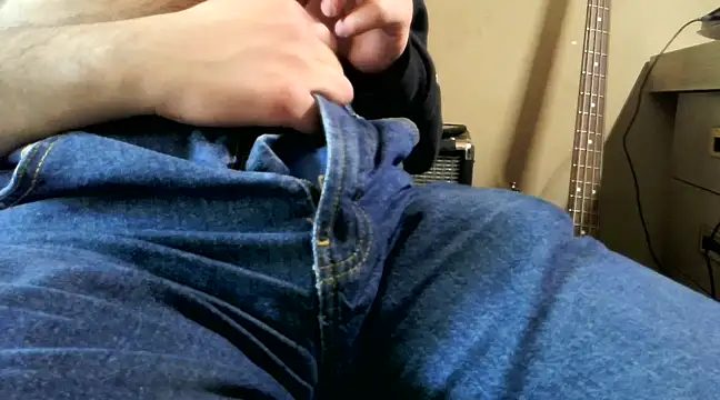 Snapshot of StuckSound chatting on 02/18/25, 08:03 StuckSound online show from 02/18/25, 08:03