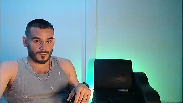 Snapshot of cowboyht chatting on 11/06/25, 02:45 cowboyht online show from 11/06/25, 02:45