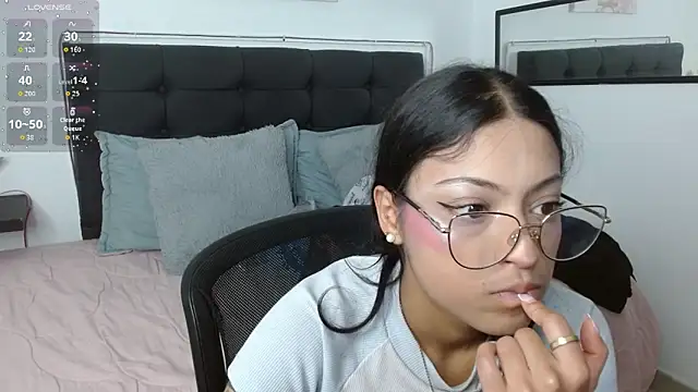 vaness weet online show from 03/12/26, 08:15