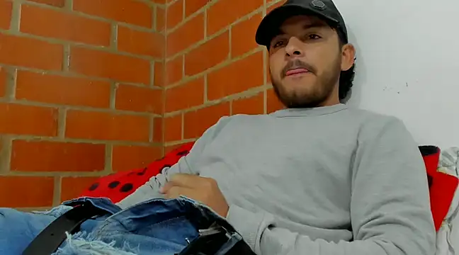 tuyo1995 online show from 12/06/24, 08:29