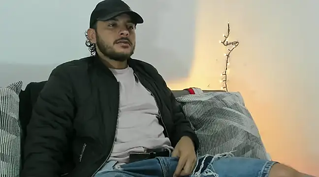 tuyo1995 online show from 01/11/25, 05:31