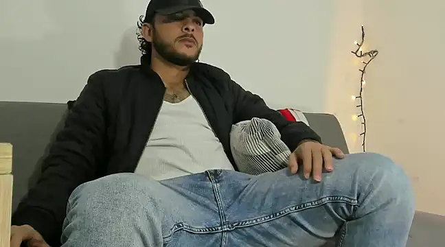 tuyo1995 online show from 01/12/25, 09:40