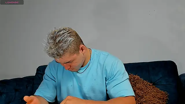 Leonsmoron online show from 12/12/24, 11:18