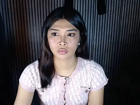 Maria-Moore online show from 10/05/25, 03:43