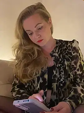 Lady  Maria online show from 12/11/24, 06:42