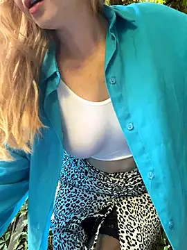 Lady  Maria online show from 10/18/25, 11:33