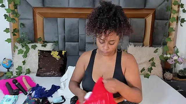 BellaKarla online show from 03/18/25, 07:42