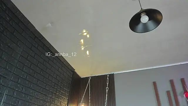 Snapshot of annie_barozzi chatting on 12/20/25, 12:01 annie barozzi online show from 12/20/25, 12:01