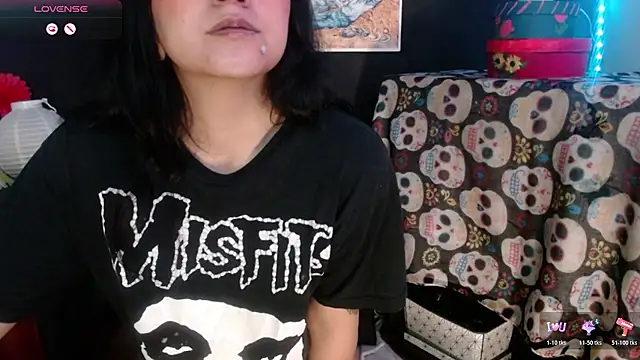 Snapshot of AbsentaVert chatting on 11/26/25, 12:17 AbsentaVert online show from 11/26/25, 12:17