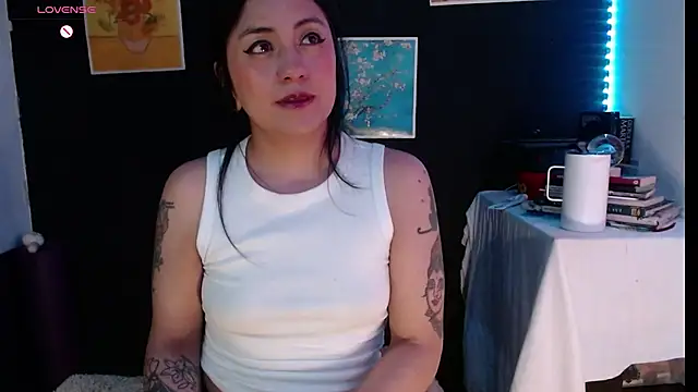 Snapshot of AbsentaVert chatting on 04/06/26, 11:49 AbsentaVert online show from 04/06/26, 11:49