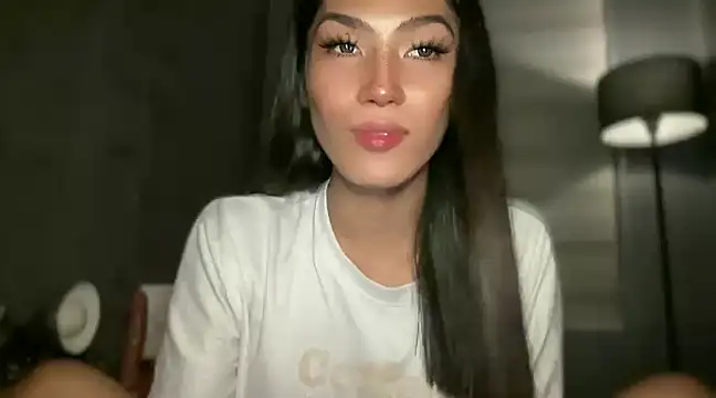 Snapshot of Bella_Gordon chatting on 12/05/24, 09:39 Bella Gordon online show from 12/05/24, 09:39