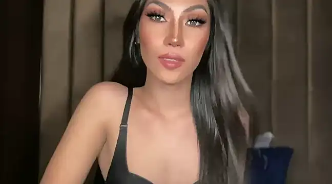 Snapshot of Bella_Gordon chatting on 12/17/24, 12:22 Bella Gordon online show from 12/17/24, 12:22