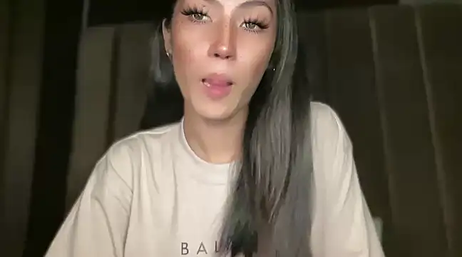 Snapshot of Bella_Gordon chatting on 01/22/25, 01:32 Bella Gordon online show from 01/22/25, 01:32