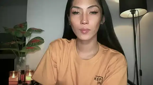 Snapshot of Bella_Gordon chatting on 02/05/25, 09:18 Bella Gordon online show from 02/05/25, 09:18