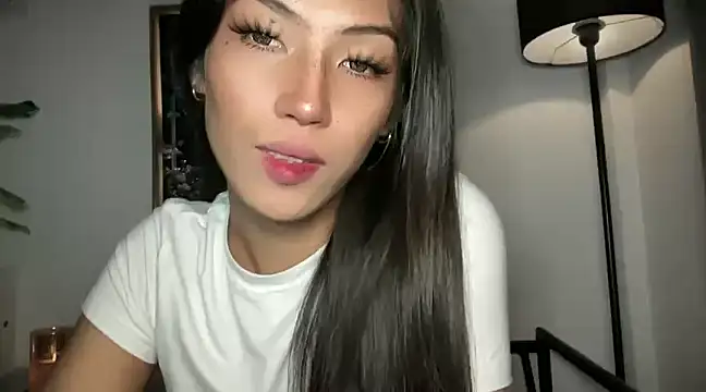 Snapshot of Bella_Gordon chatting on 02/11/25, 08:10 Bella Gordon online show from 02/11/25, 08:10