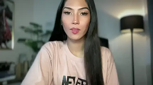 Snapshot of Bella_Gordon chatting on 02/24/25, 10:26 Bella Gordon online show from 02/24/25, 10:26