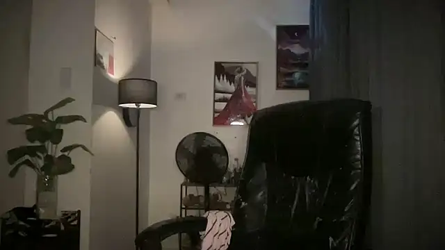 Snapshot of Bella_Gordon chatting on 09/20/25, 05:58 Bella Gordon online show from 09/20/25, 05:58