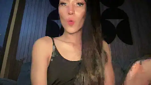 Snapshot of Bella_Gordon chatting on 09/24/25, 04:38 Bella Gordon online show from 09/24/25, 04:38