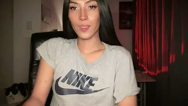 Snapshot of Bella_Gordon chatting on 10/03/25, 02:58 Bella Gordon online show from 10/03/25, 02:58