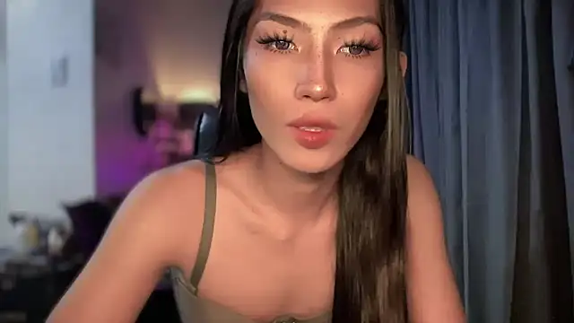 Snapshot of Bella_Gordon chatting on 10/14/25, 07:36 Bella Gordon online show from 10/14/25, 07:36