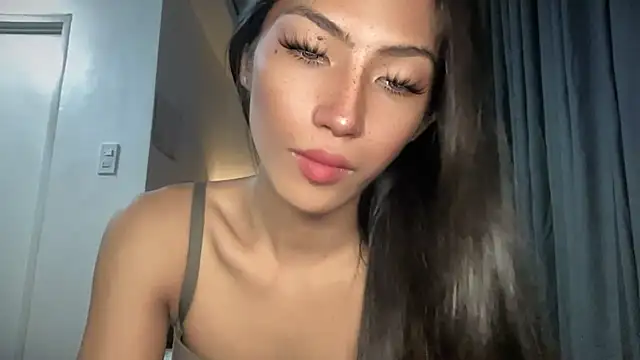 Snapshot of Bella_Gordon chatting on 10/23/25, 11:03 Bella Gordon online show from 10/23/25, 11:03