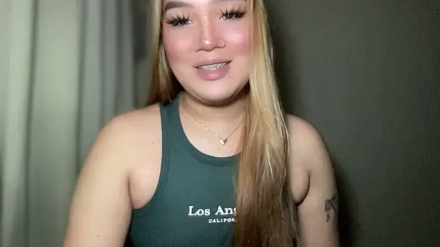 Snapshot of MissCataleyaxxx chatting on 01/30/25, 02:27 MissCataleyaxxx online show from 01/30/25, 02:27