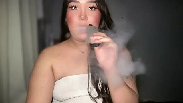 Snapshot of MissCataleyaxxx chatting on 12/03/25, 04:42 MissCataleyaxxx online show from 12/03/25, 04:42