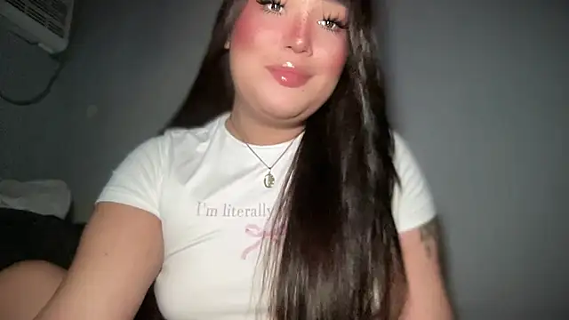 Snapshot of MissCataleyaxxx chatting on 02/15/26, 01:35 MissCataleyaxxx online show from 02/15/26, 01:35