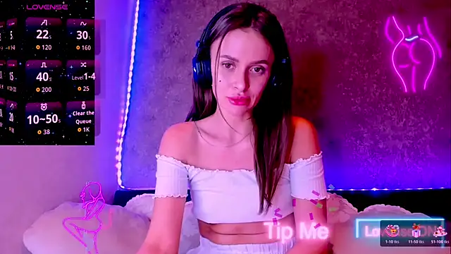 Snapshot of madina_taher chatting on 03/15/26, 10:38 madina taher online show from 03/15/26, 10:38