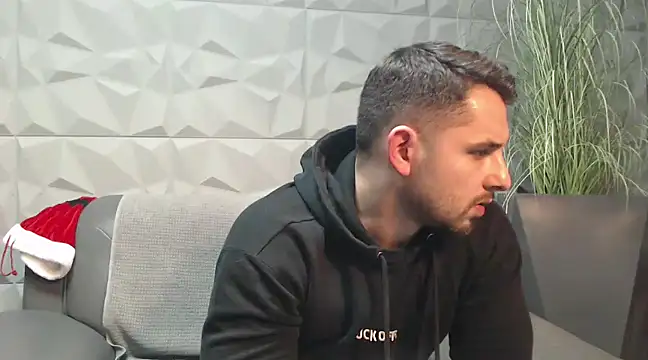 Snapshot of Antoniodiamond chatting on 12/03/24, 08:06 Antoniodiamond online show from 12/03/24, 08:06