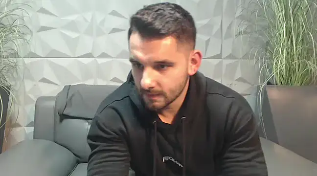 Snapshot of Antoniodiamond chatting on 12/18/24, 08:03 Antoniodiamond online show from 12/18/24, 08:03