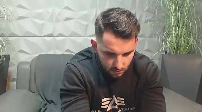 Snapshot of Antoniodiamond chatting on 01/14/25, 08:04 Antoniodiamond online show from 01/14/25, 08:04