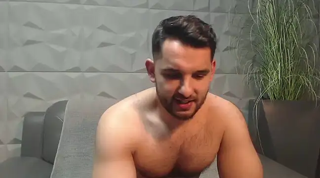 Snapshot of Antoniodiamond chatting on 02/03/25, 12:15 Antoniodiamond online show from 02/03/25, 12:15