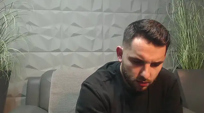 Snapshot of Antoniodiamond chatting on 02/14/25, 08:05 Antoniodiamond online show from 02/14/25, 08:05