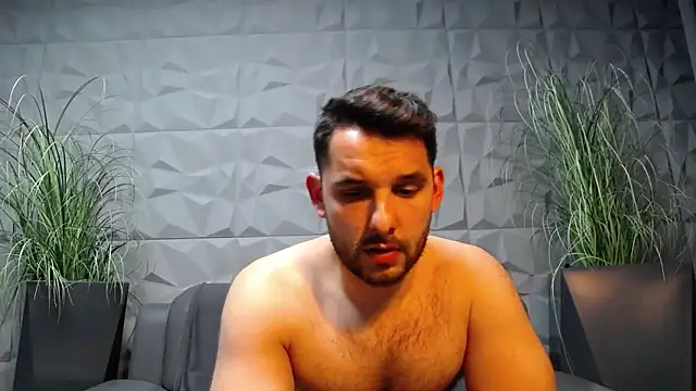 Snapshot of Antoniodiamond chatting on 03/14/25, 11:43 Antoniodiamond online show from 03/14/25, 11:43