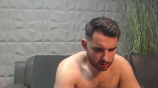 Snapshot of Antoniodiamond chatting on 03/20/25, 12:40 Antoniodiamond online show from 03/20/25, 12:40