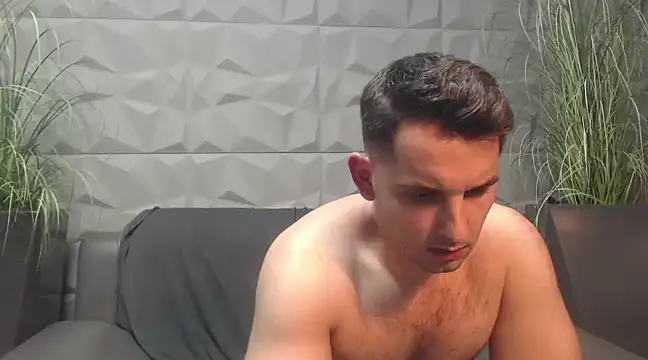 Snapshot of Antoniodiamond chatting on 03/22/25, 12:39 Antoniodiamond online show from 03/22/25, 12:39