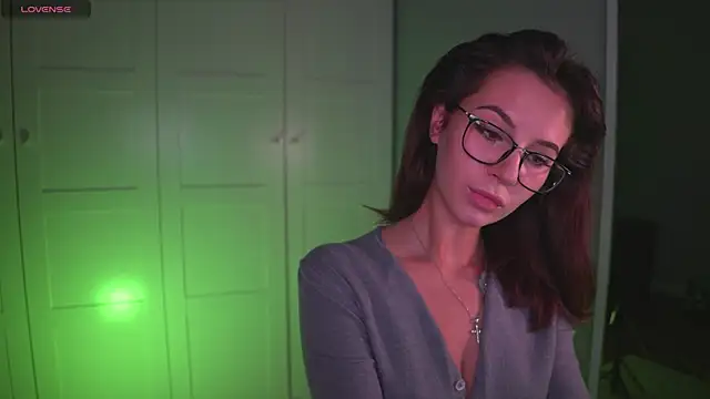 Snapshot of -JuicyMolly- chatting on 10/15/25, 03:45 -JuicyMolly- online show from 10/15/25, 03:45